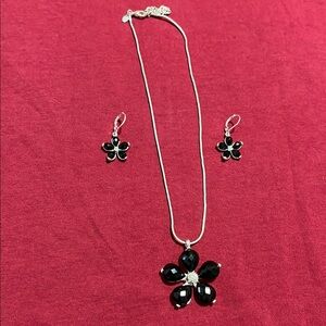 Elegant Black Flower Necklace and Earring Set